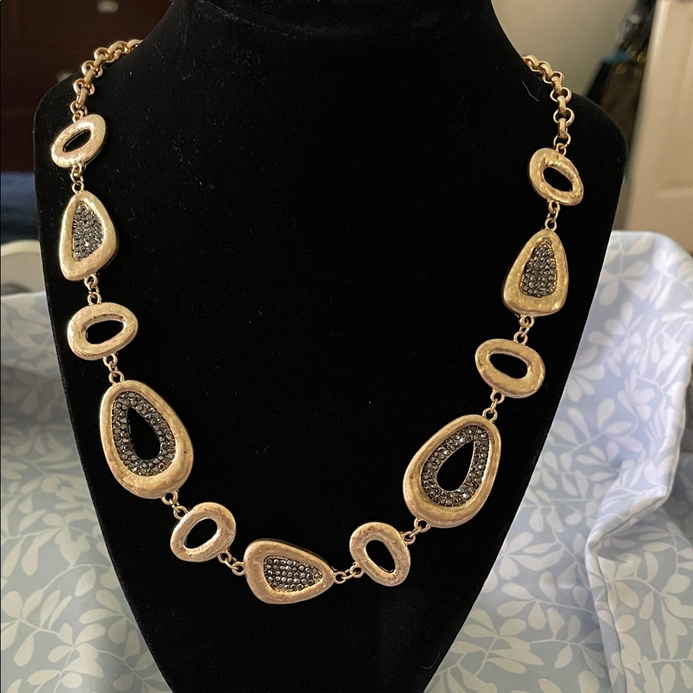 NWT Southern Living  Gold and Black Necklace